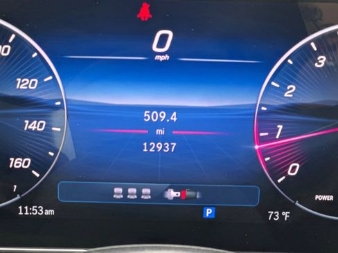 Used 2025 Mercedes-Benz GLC 300 4MATIC image 18