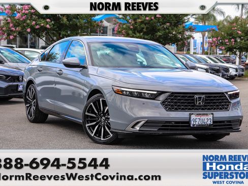 Used 2023 Honda Accord Touring image 1