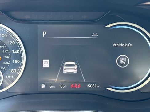 Used 2025 Genesis G70 2.5T RWD image 17