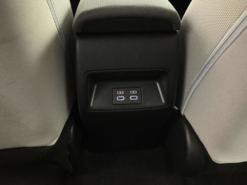 Used 2025 Toyota Corolla LE w/ Convenience Package FWD image 21