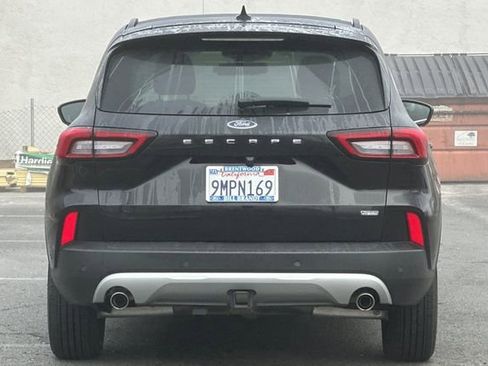 Used 2023 Ford Escape SE w/ PHEV Premium Package image 8