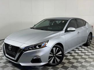 Used 2022 Nissan Altima 2.5 SV video 2