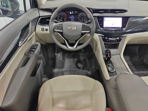 Used 2021 Cadillac XT6 Premium Luxury AWD/4WD image 4