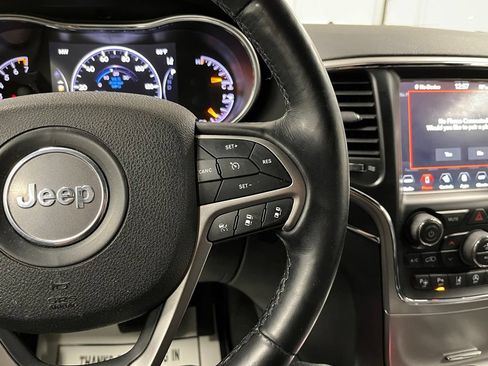 Used 2018 Jeep Grand Cherokee Limited AWD/4WD image 30