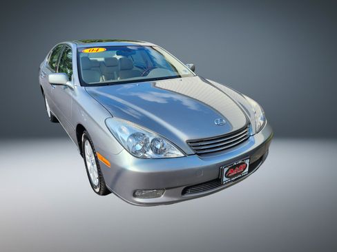 Used 2004 Lexus ES 330 w/ Premium Pkg FWD image 1