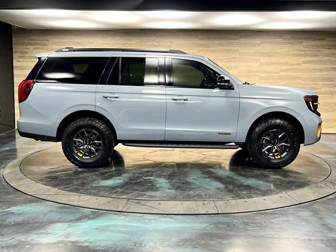 Used 2025 Ford Expedition Tremor AWD/4WD image 26