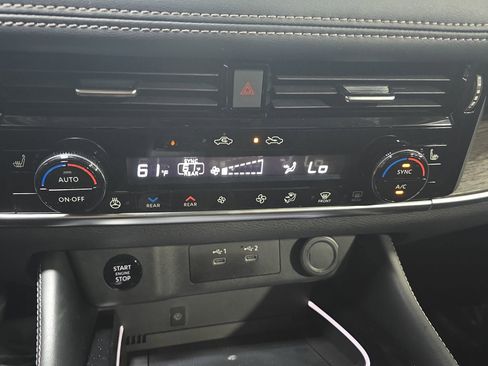 Used 2026 Nissan Rogue Platinum w/ Platinum Premium Package AWD/4WD image 24