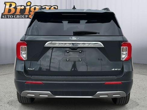 Used 2023 Ford Explorer XLT w/ Equipment Group 202A AWD/4WD image 10