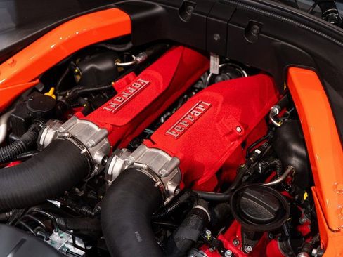 Certified 2025 Ferrari Roma Spider RWD image 18