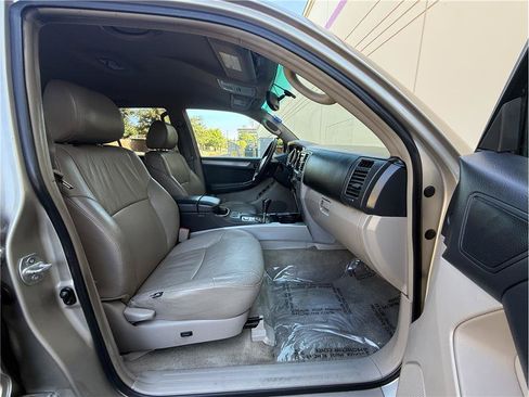 Used 2005 Toyota 4Runner SR5 RWD image 21