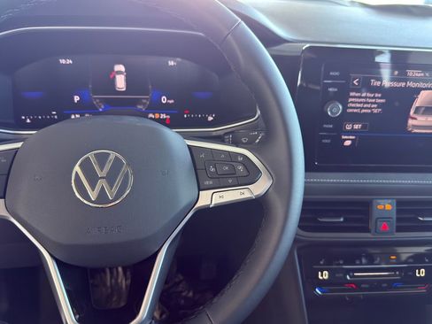 New 2026 Volkswagen Taos SE FWD image 18