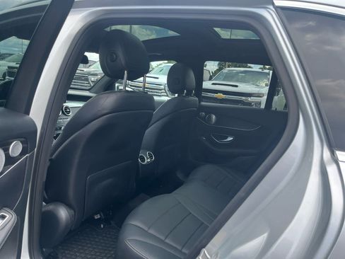 Used 2018 Mercedes-Benz GLC 300 4MATIC image 9