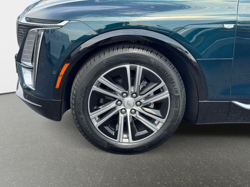 Used 2024 Cadillac Lyriq Luxury AWD/4WD image 30