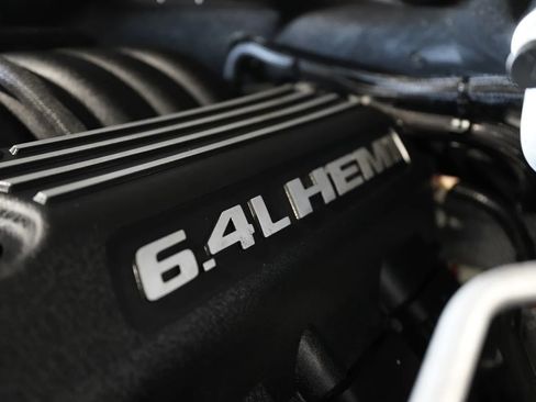 Used 2016 Jeep Grand Cherokee SRT image 60