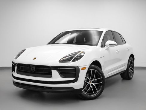 Certified 2026 Porsche Macan AWD/4WD image 1