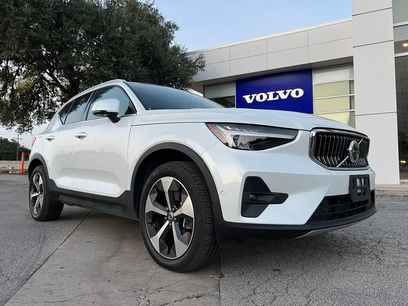 Certified 2025 Volvo XC40 B5 Plus