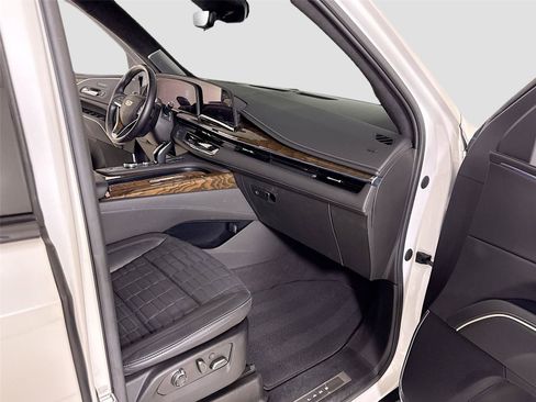 Used 2023 Cadillac Escalade Sport Platinum AWD/4WD image 33