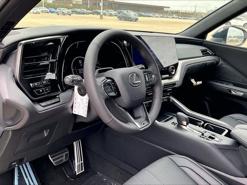 New 2026 Lexus TX 500h AWD image 10