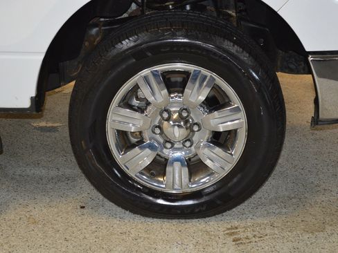 Used 2011 Ford F150 XLT w/ XLT Chrome Pkg image 9