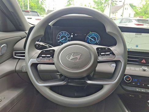 Used 2024 Hyundai Elantra Blue FWD image 16