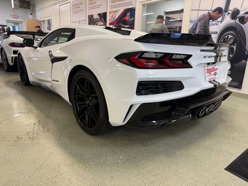 Used 2023 Chevrolet Corvette Z06 image 11
