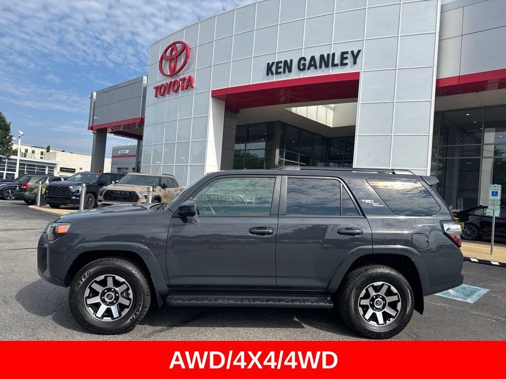 Used 2024 Toyota 4Runner TRD Off-Road AWD/4WD image 3