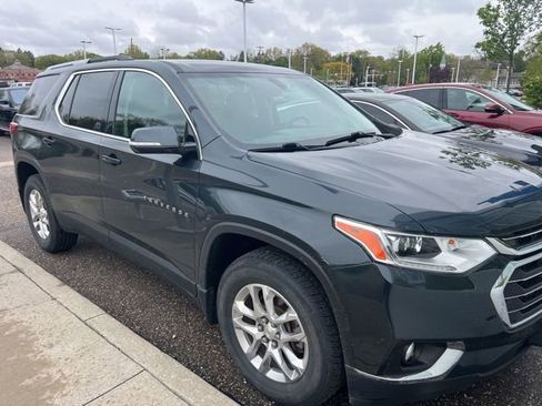 Used 2018 Chevrolet Traverse LT FWD image 2