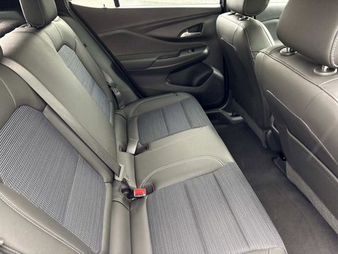 Certified 2025 Buick Envista Sport Touring w/ Convenience II Package FWD image 33