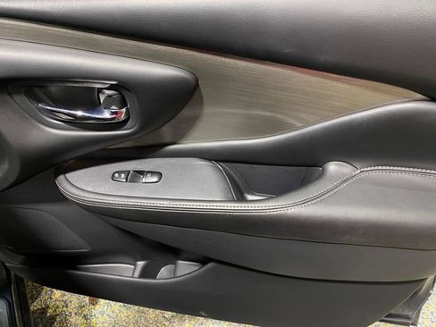 Used 2018 Nissan Murano SL w/ Moonroof Package image 25