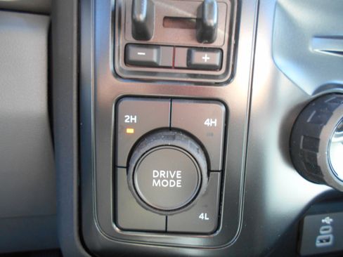 New 2025 Ford F550 4x4 Regular Cab Super Duty image 12