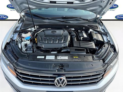 Used 2018 Volkswagen Passat 2.0T SE image 32