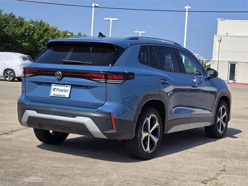 New 2025 Volkswagen Tiguan SE image 4