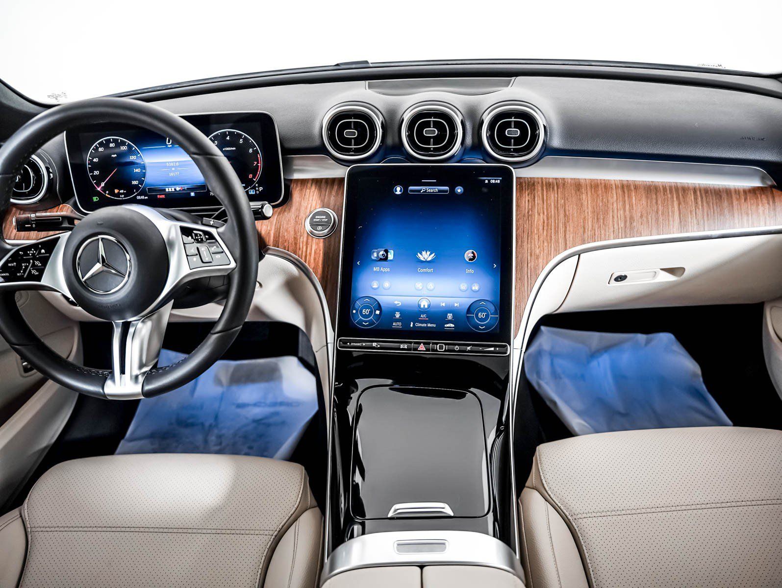 Used 2024 Mercedes-Benz C 300 Sedan image 9