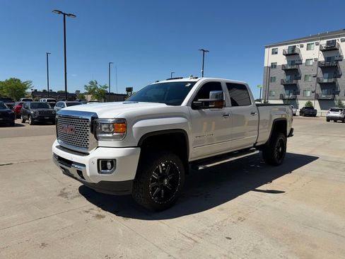 Used 2016 GMC Sierra 2500 Denali w/ Duramax Plus Package AWD/4WD image 5