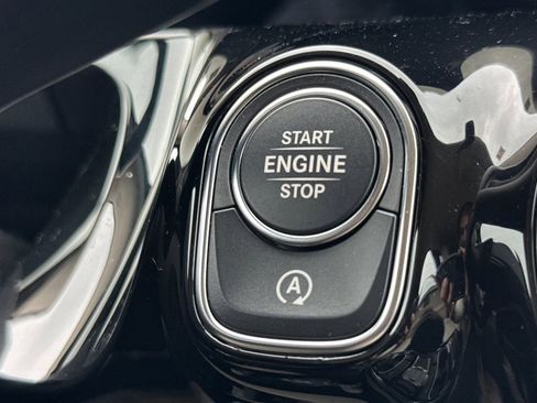 Certified 2023 Mercedes-Benz GLA 250 4MATIC image 33