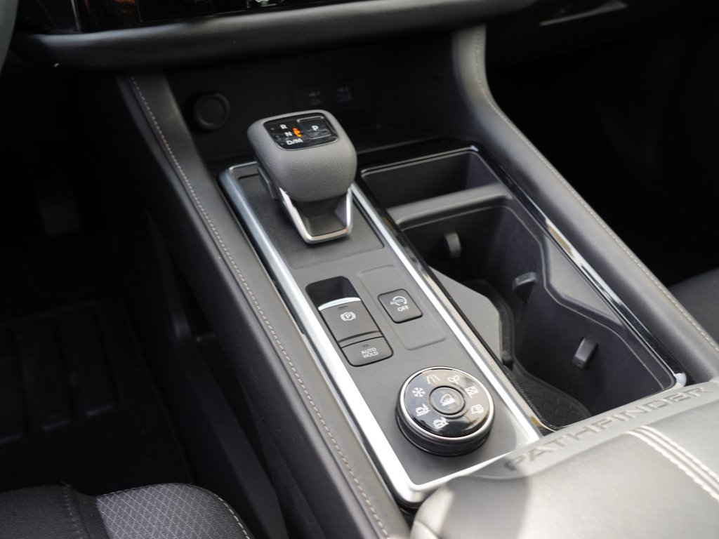Used 2023 Nissan Pathfinder SV AWD/4WD image 23