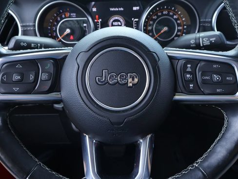 Used 2020 Jeep Gladiator Overland AWD/4WD image 18