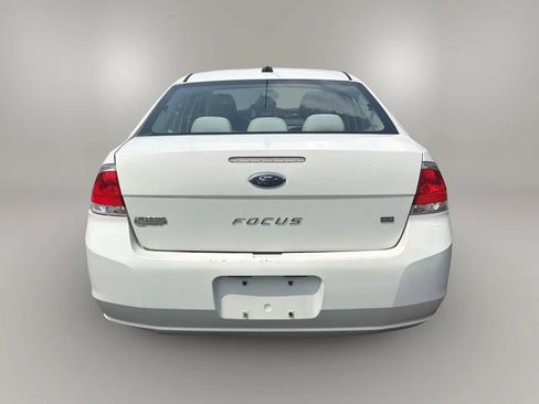 Used 2011 Ford Focus SE FWD image 6