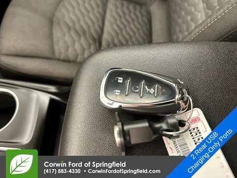 Used 2019 Chevrolet Equinox LT image 28