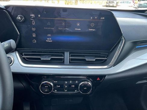 Used 2024 Chevrolet Trax LT w/ Driver Confidence Package image 15