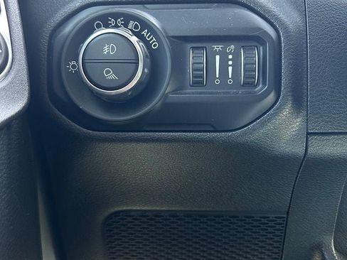 Used 2021 Jeep Gladiator Rubicon AWD/4WD image 8