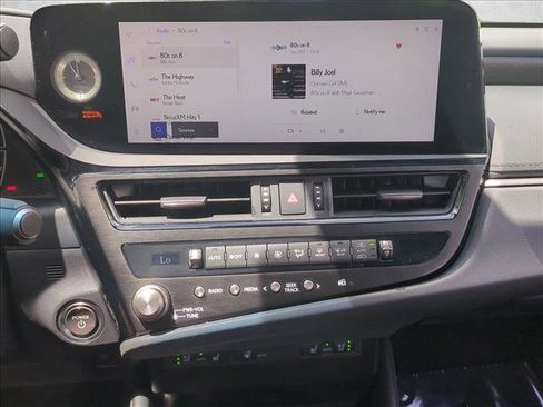 Used 2025 Lexus ES 300h w/ Premium Package FWD image 16