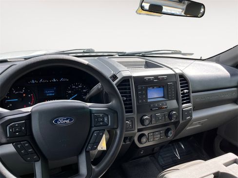 Used 2020 Ford F350 XL w/ Power Equipment Group image 10