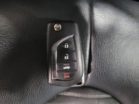 Used 2021 Toyota Camry SE image 32