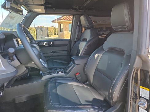 New 2025 Ford Bronco Outer Banks image 12