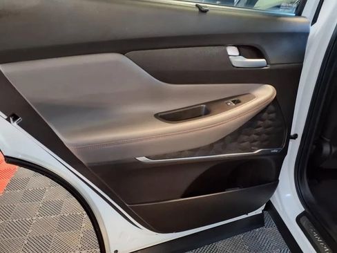 Used 2019 Hyundai Santa Fe Limited image 16