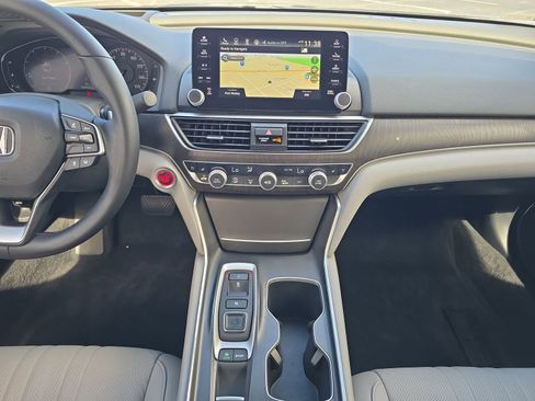 Used 2019 Honda Accord Touring image 10
