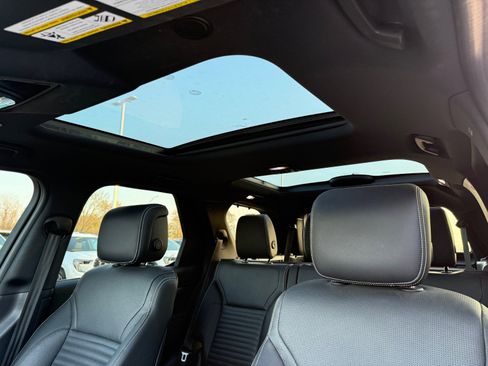 Used 2024 Land Rover Discovery Dynamic SE image 21