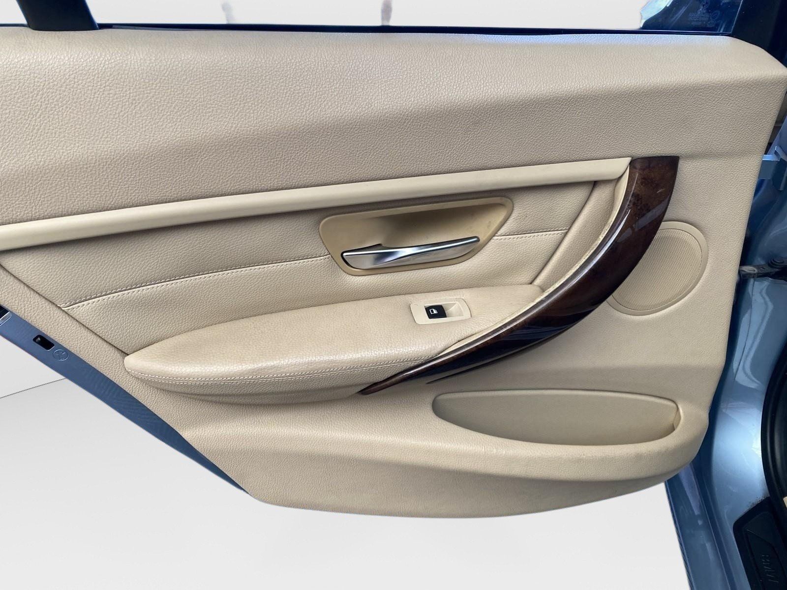 Used 2013 BMW 328i Sedan RWD image 14