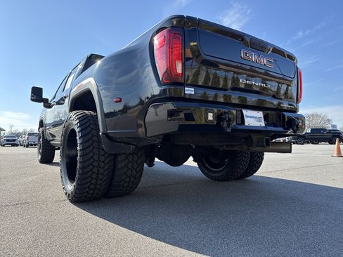 Used 2022 GMC Sierra 3500 Denali image 8